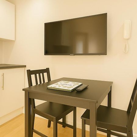One Bedroom Apartment In City Centre Cardiff Kültér fotó
